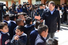 Inauguración de escuelas de educación básica en los campos militares