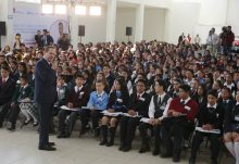 Entrega de estímulos educativos