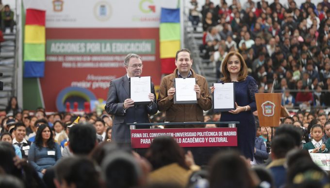 Entrega de Acciones por la Educación