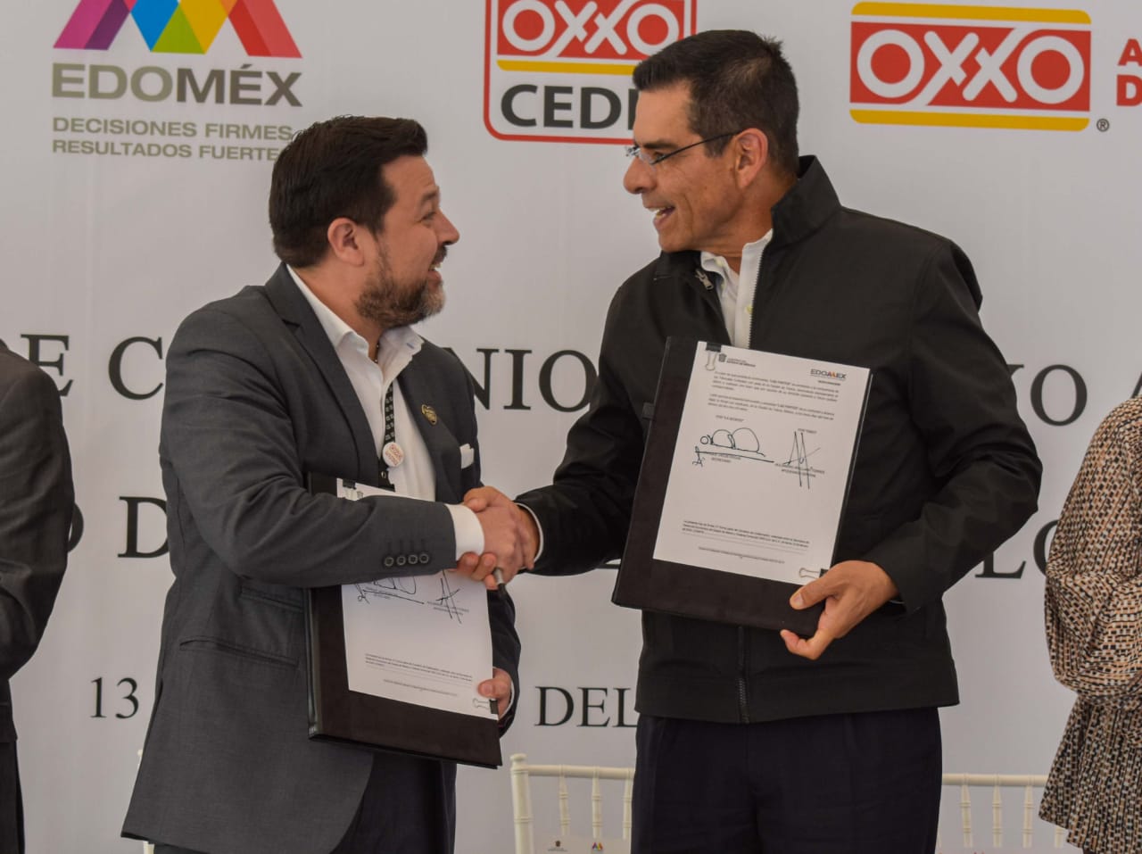 El Gobierno del Estado de México y grupo OXXO unen esfuerzos para  comercializar productos mexiquense – Edoméx Informa | Noticias del Estado  de México